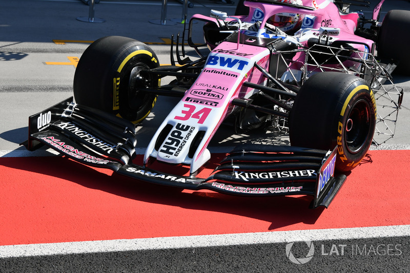 Detail hidung dan sayap depan Force India VJM11
