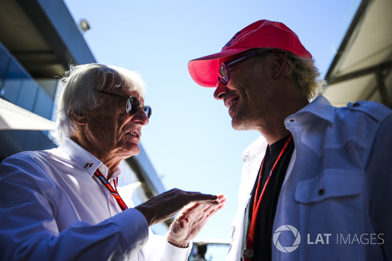 Bernie Ecclestone, président d'honneur de la Formule 1, avec l'ancien Champion du monde, Jacques Villeneuve