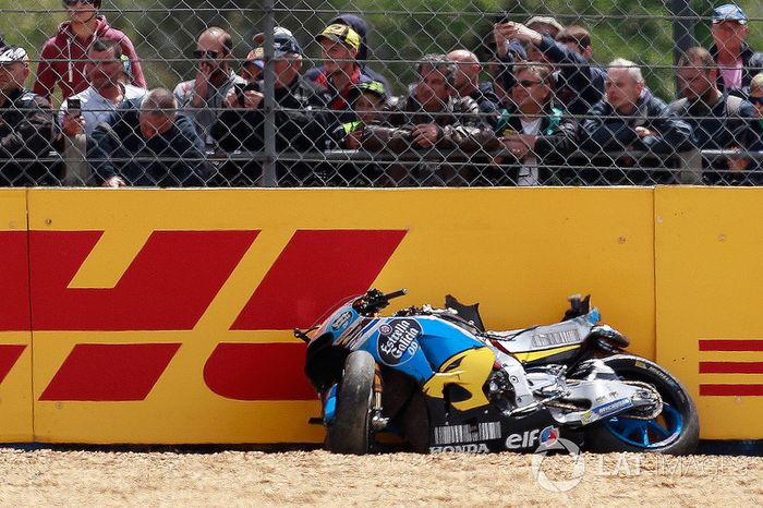 Después del choque de  Jack Miller, Estrella Galicia 0,0 Marc VDS