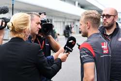 Kevin Magnussen, Haas F1 Team avec Craig Slater, Sky TV