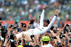 Yarış galibi Lewis Hamilton, Mercedes AMG F1