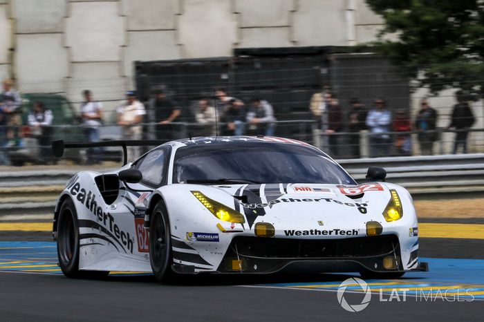 47°: #62 Scuderia Corsa Ferrari 488 GTE: Cooper MacNeil, William Sweedler, Townsend Bell