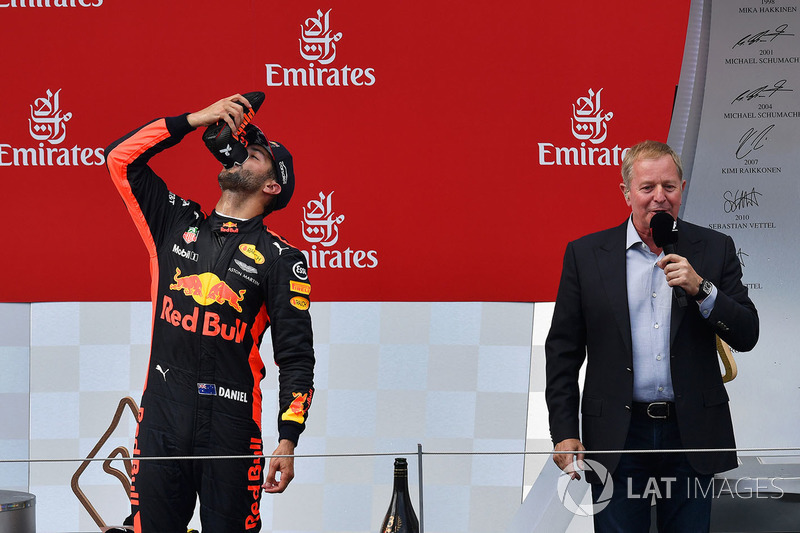 Ricciardo no se baja del podio