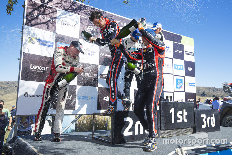 Thierry Neuville, Nicolas Gilsoul, Hyundai Motorsport, Elfyn Evans, Daniel Barritt, M-Sport, Ott Tänak, Martin Järveoja, M-Sport