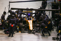 Nico Hulkenberg, Renault Sport F1 Team RS17, in the pits