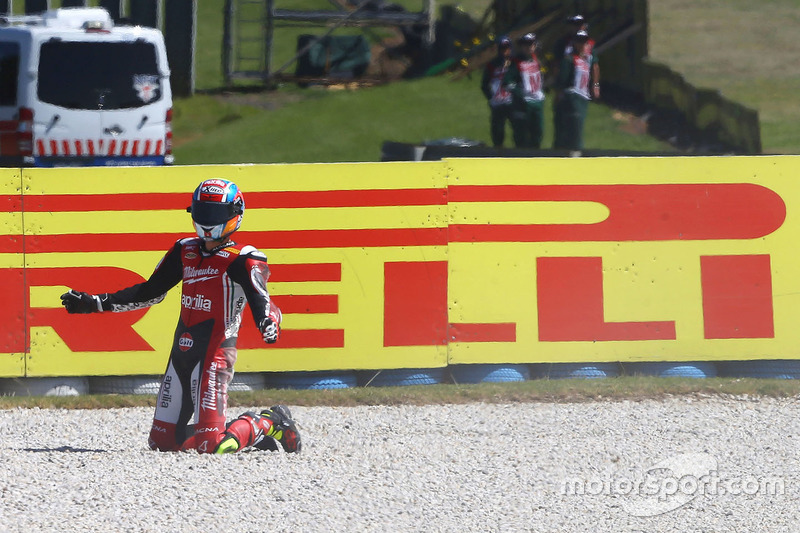 Lorenzo Savadori, Milwaukee Aprilia World Superbike Team crash