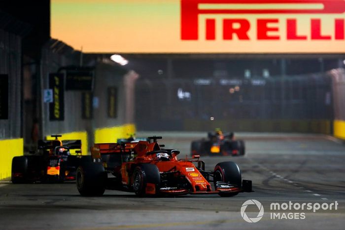 Sebastian Vettel, Ferrari SF90, Max Verstappen, Red Bull Racing RB15