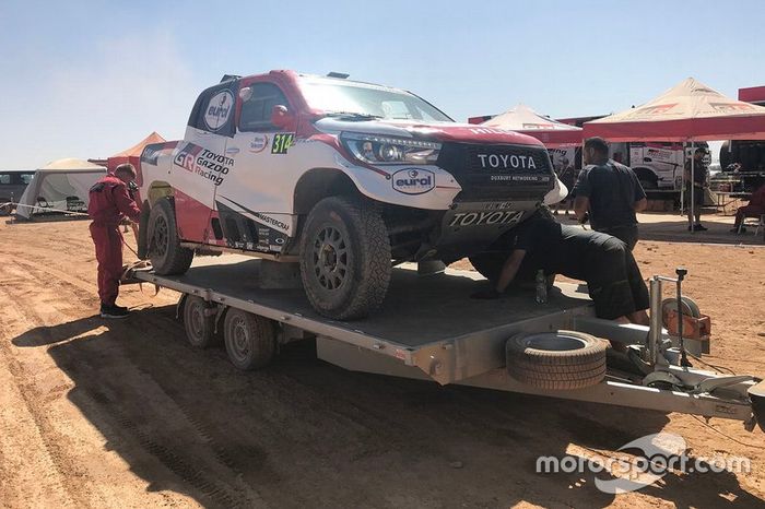 #314 Toyota Gazoo Racing Toyota Hilux: Fernando Alonso, Marc Coma, después del accidente