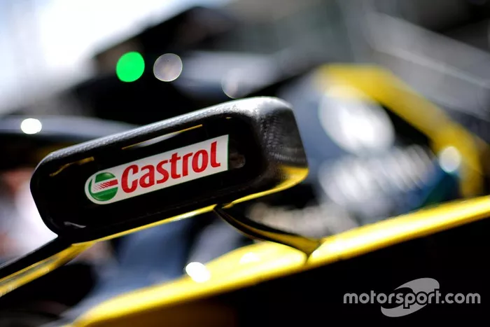 Logo de Castrol en el Renault F1 Team R.S.19