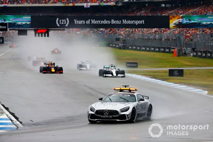 GP da Alemanha: Max Verstappen supera rivais na chuva