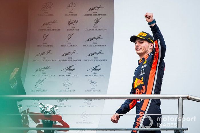 Podio: ganador de la carrera Max Verstappen, Red Bull Racing