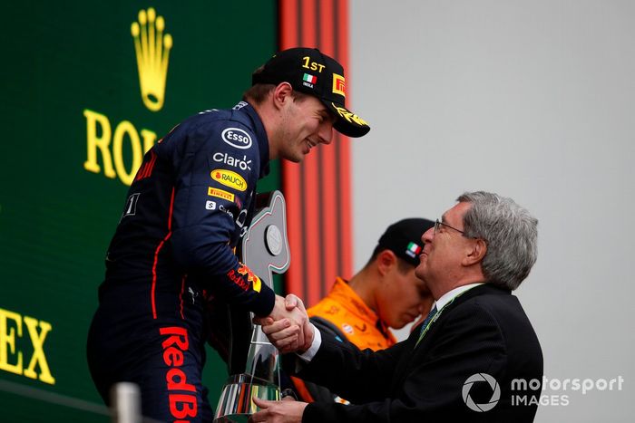 Podio: ganador Max Verstappen, Red Bull Racing