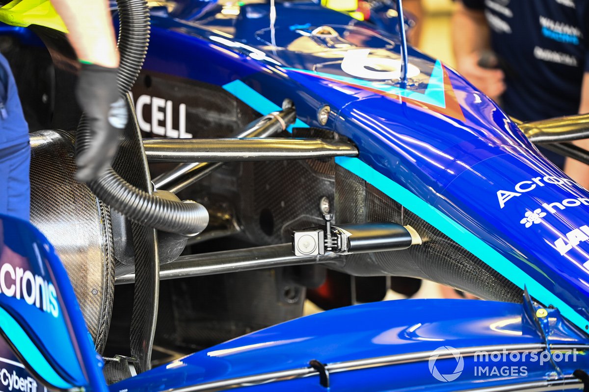 Detalle de la suspensión delantera del Williams FW44