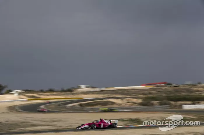 Azione in pista con la Tatuus F3 T-318 della WSeries