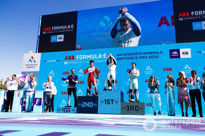 Sam Bird, Envision Virgin Racing, 1° classificato, Pascal Wehrlein, Mahindra Racing, 2° classificato, Daniel Abt, Audi Sport ABT Schaeffler, 3° classificato, Leon Price, Team, Sporting manager, Envision Virgin Racing, on the podium
