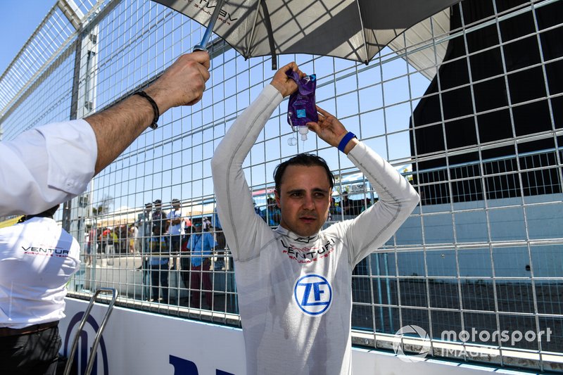 Felipe Massa, Venturi Formula E, si rinfresca in griglia di partenza