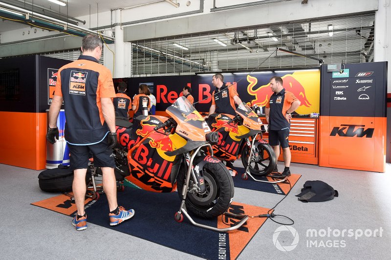 Garage Red Bull KTM Factory Racing