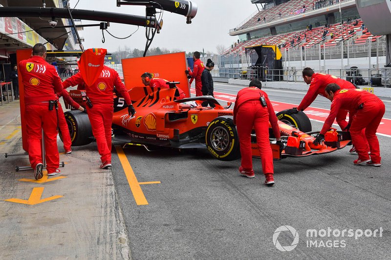Sebastian Vettel, Ferrari SF90, makes a pit stop
