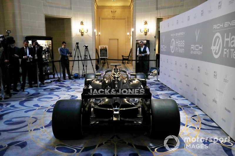 Haas F1 Team VF-18 con la nuova livrea 2019