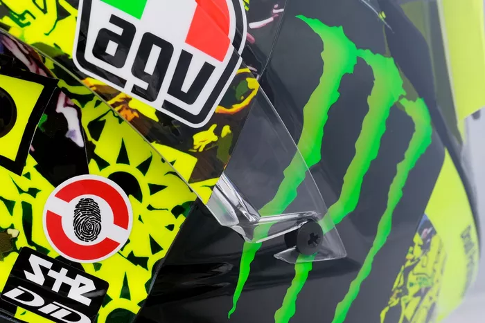 Casco especial de Valentino Rossi, Petronas Yamaha SRT
