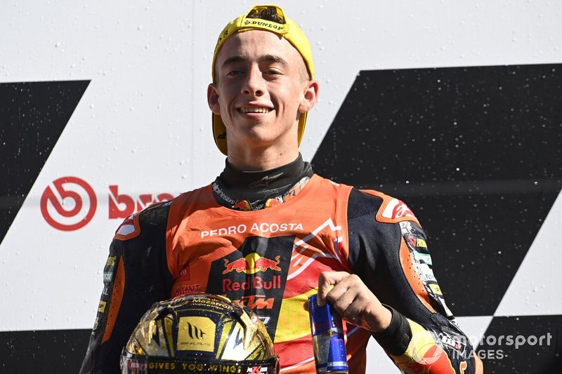 El ganador de la carrera y campeón del mundo Pedro Acosta, Red Bull KTM Ajo
