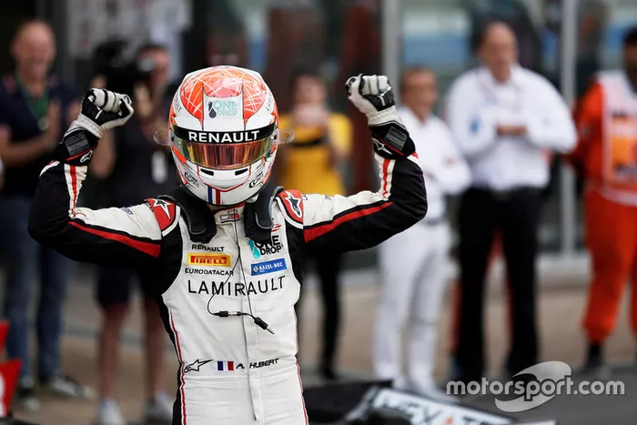 En una temporada donde fue muy regular, el joven sumó dos victorias y un total de 11 podios.
