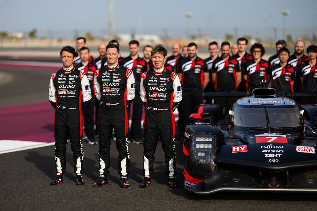 #7 Toyota Gazoo Racing Toyota GR010 - Hybryda: Mike Conway, Kamui Kobayashi, Nyck De Vries