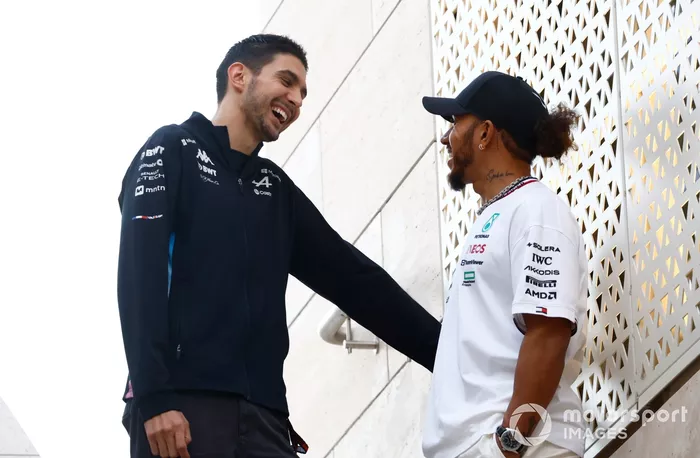 Esteban Ocon, Alpine F1 Team and Lewis Hamilton, Mercedes-AMG F1 Team 