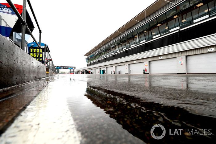 Silverstone mojado