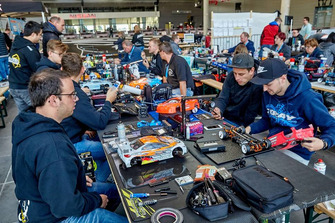 RC-Cars und Modellbauer in der ring°arena auf der ADAC SimRacing Expo