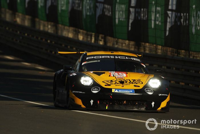 #89 Team Project 1 Porsche 911 RSR: Steve Brooks, Benoît Frétin, Bruno Frétin
