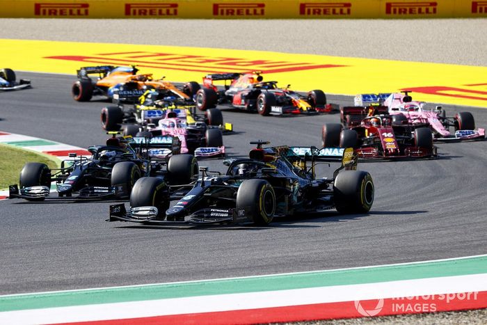 Lewis Hamilton, Mercedes F1 W11, Valtteri Bottas, Mercedes F1 W11 al inicio