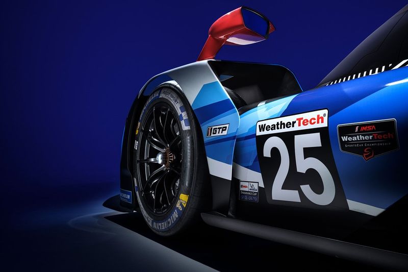 BMW M Hybrid V8 livery