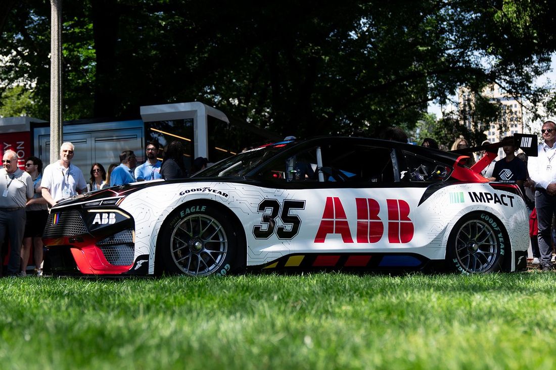 Presentación del ABB NASCAR EV Prototype