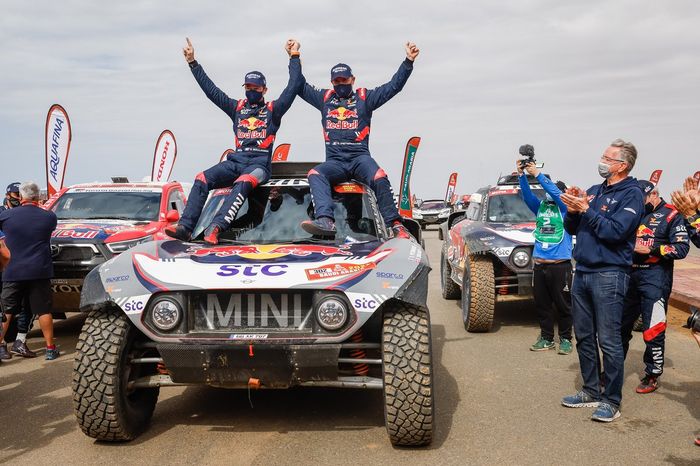 Winners #302 X-Raid Mini JCW Team: Stéphane Peterhansel, Edouard Boulanger