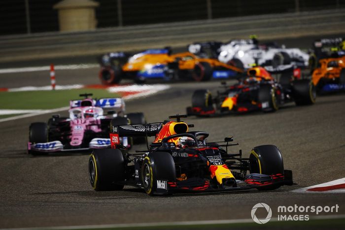 Max Verstappen, Red Bull Racing RB16, Sergio Pérez, Racing Point RP20, Alex Albon, Red Bull Racing RB16