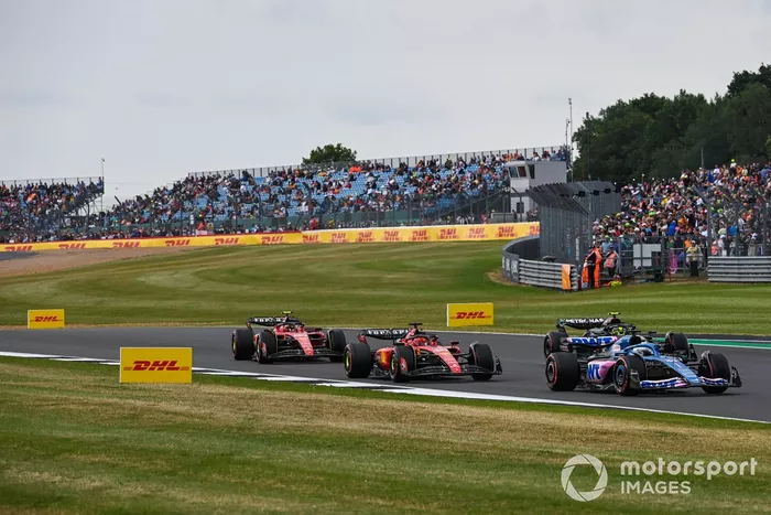 Esteban Ocon, Alpine A523, Lewis Hamilton, Mercedes F1 W14, Charles Leclerc, Ferrari SF-23, Carlos Sainz, Ferrari SF-23