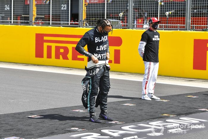 Lewis Hamilton, Mercedes-AMG F1 en apoyo a la campaña para el fin del racismo