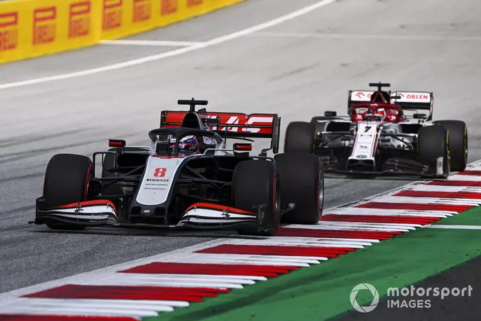 Romain Grosjean, Haas VF-20, Kimi Raikkonen, Alfa Romeo Racing C39 