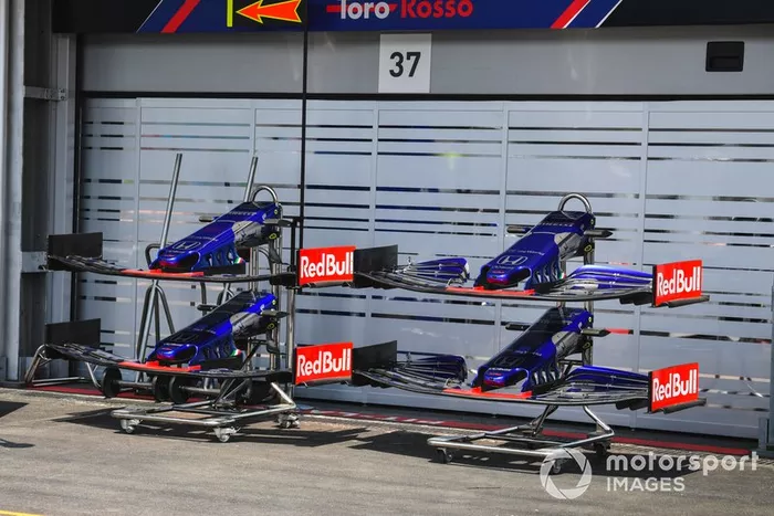 Alerón delantero del Toro Rosso STR14 