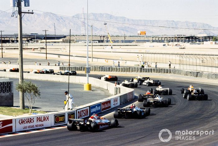 Eliseo Salazar, Alférez N180B Ford, sigue a Derek Warwick, Toleman TG181 Hart