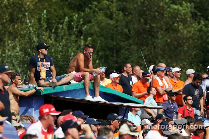 Assim como nos dias anteriores, o público lotou o circuito de Spa-Francorchamps.