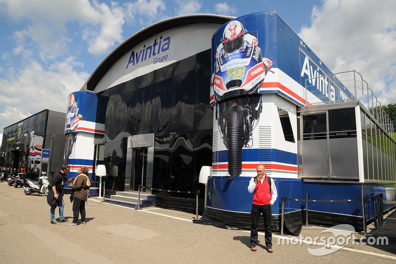 Le motorhome du team Avintia Racing