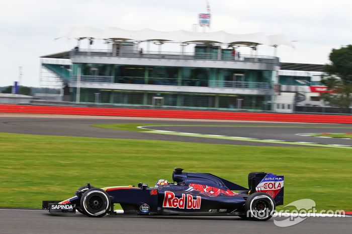 Carlos Sainz Jr., Scuderia Toro Rosso STR11