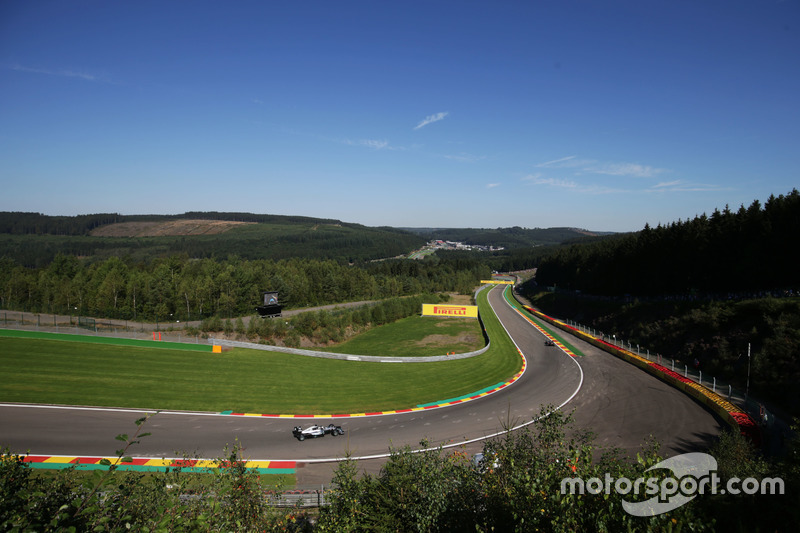 Lewis Hamilton, Mercedes AMG F1 W07 Hybrid