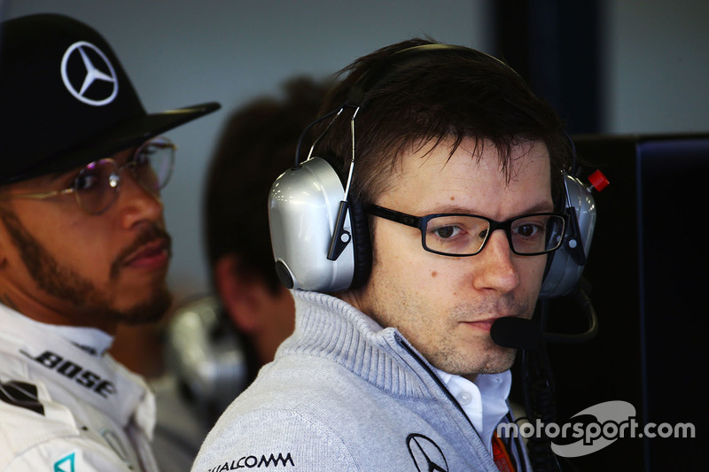 Peter Bonnington (Lewis Hamilton)