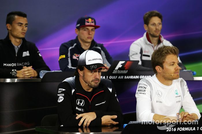 Fernando Alonso, McLaren en la Conferencia de prensa FIA