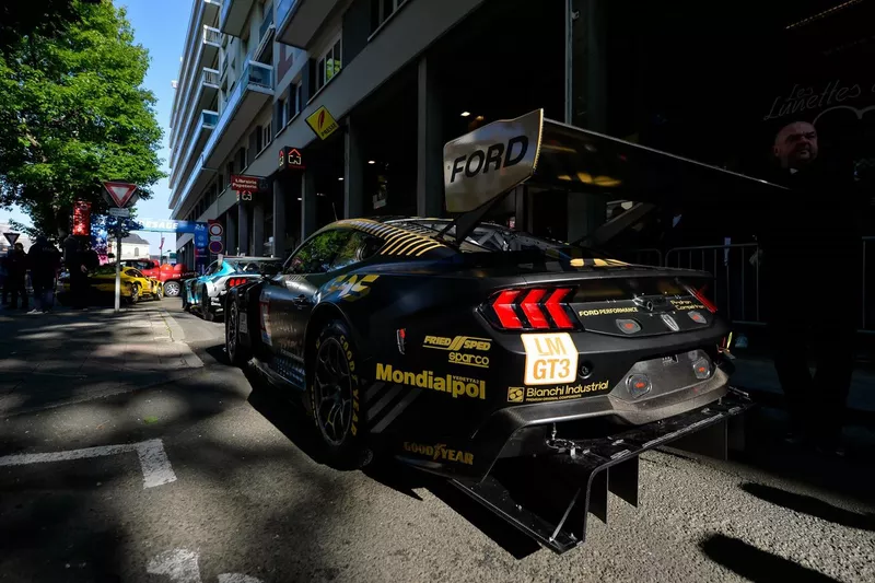 #88 Proton Competition Ford Mustang LMGT3 de Giorgio Roda, Mikkel Pedersen, Dennis Olsen