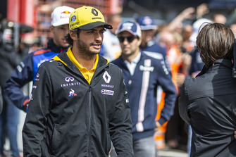 Carlos Sainz Jr., Renault Sport F1 Team on the drivers parade
