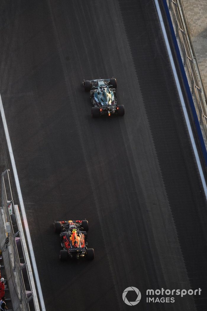 Lance Stroll, Aston Martin AMR21, Sergio Pérez, Red Bull Racing RB16B